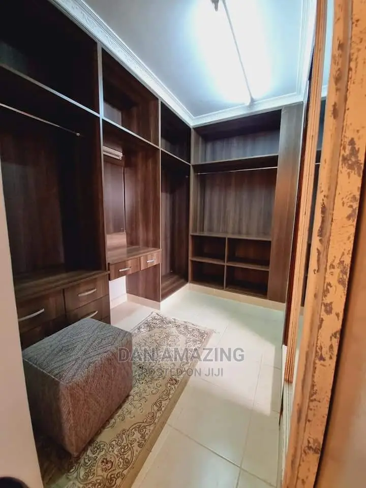 5bdrm Maisonette in Katani for sale