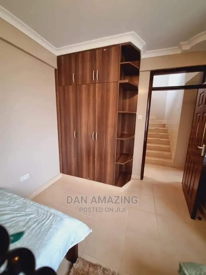 5bdrm Maisonette in Katani for sale