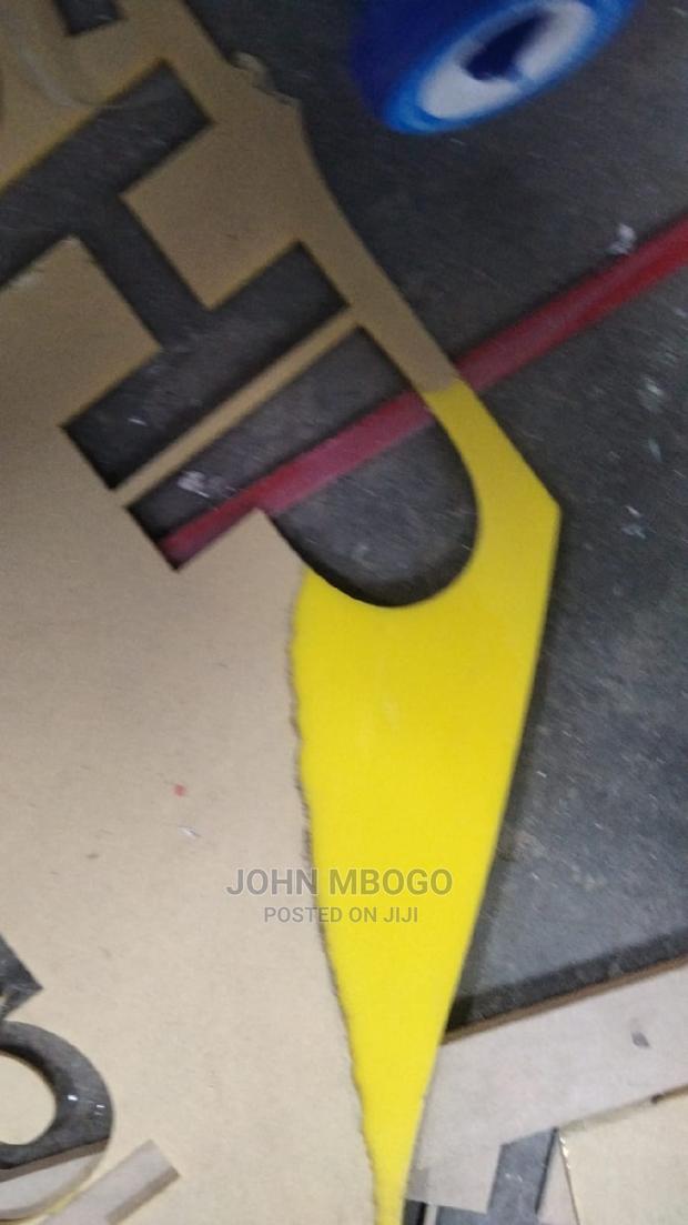 Coloured Perspex Sheet/ Acrylic Sheet - thumbnail 2