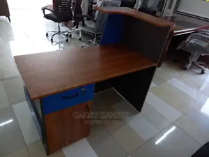 Spacious Reception Desk