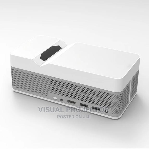 Ultra Short Throw Projector FULL HD , BATTERY OPTION