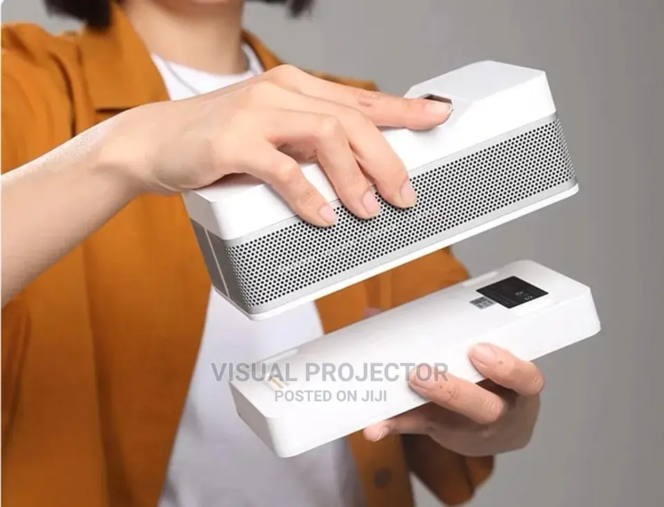 Ultra Short Throw Projector FULL HD , BATTERY OPTION