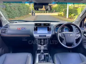 Toyota Land Cruiser Prado 2.8 2017 White