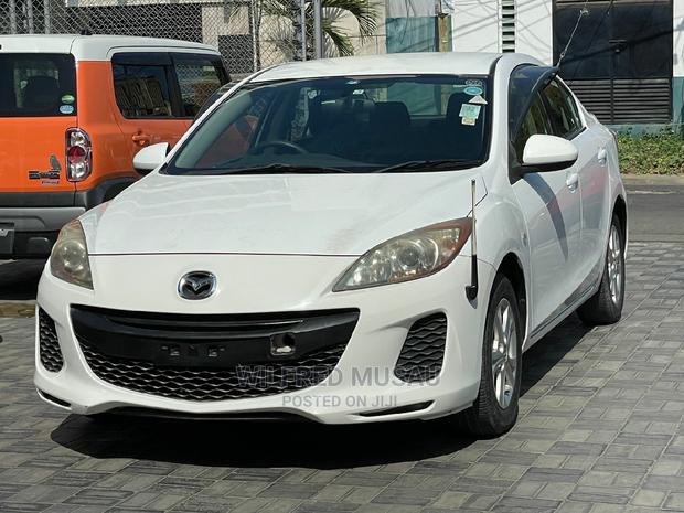Mazda Axela SV Premium 2014 White