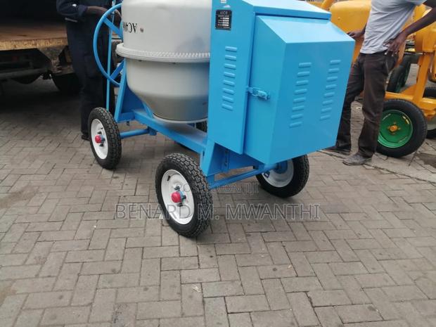 Concrete Mixer - thumbnail 2