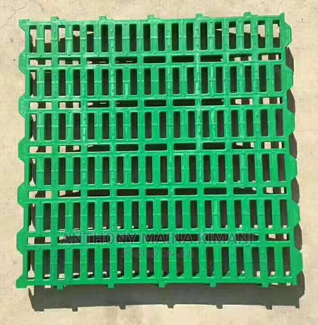 Plastic Slat Floor - thumbnail 2