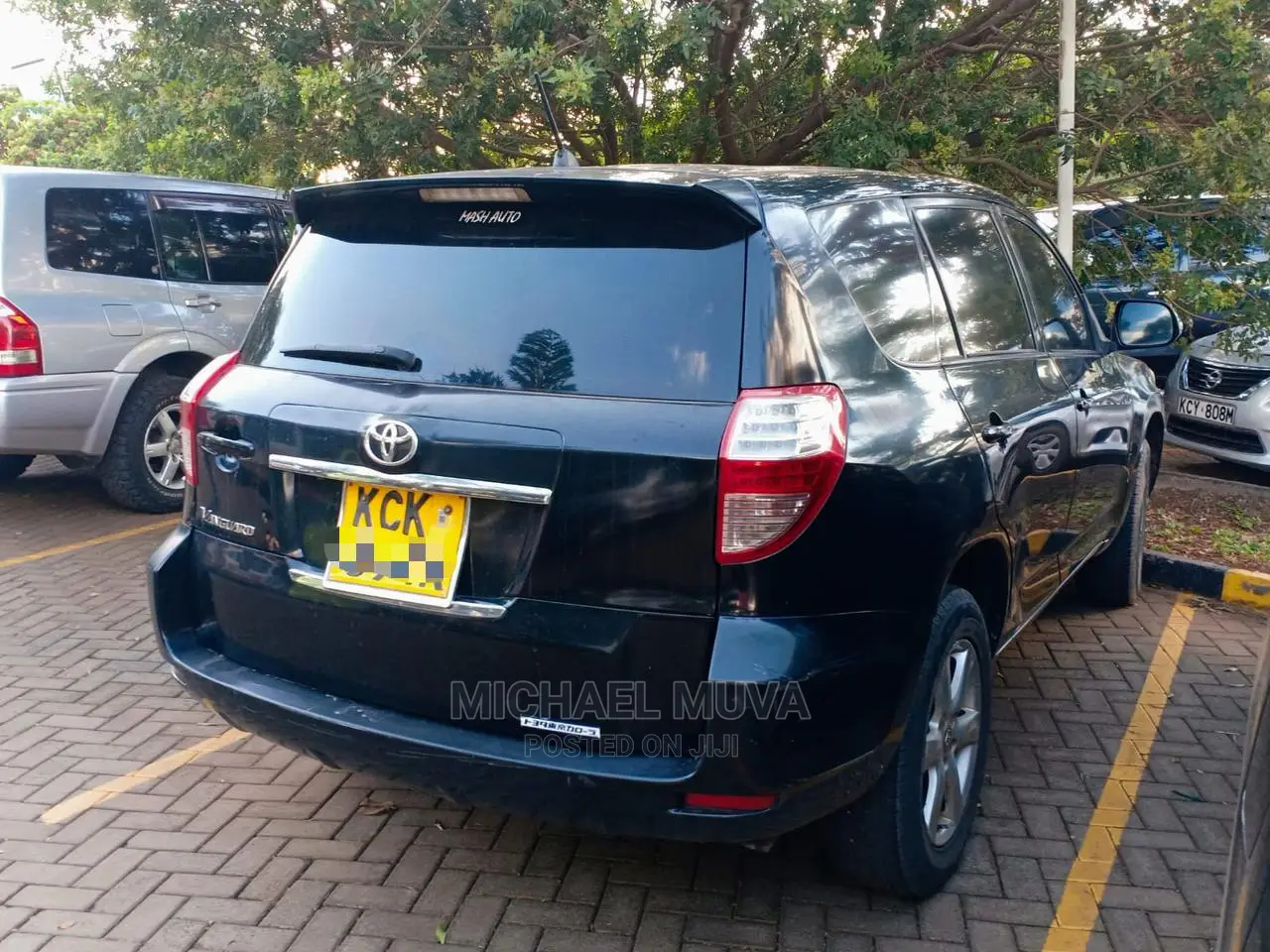 Toyota Vanguard 2010 Black