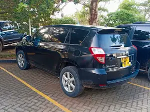 Toyota Vanguard 2010 Black
