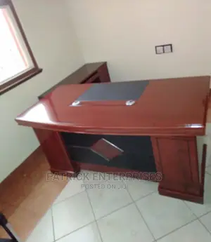 Imported Morden Executive Office Desk 1.6 Mtrs