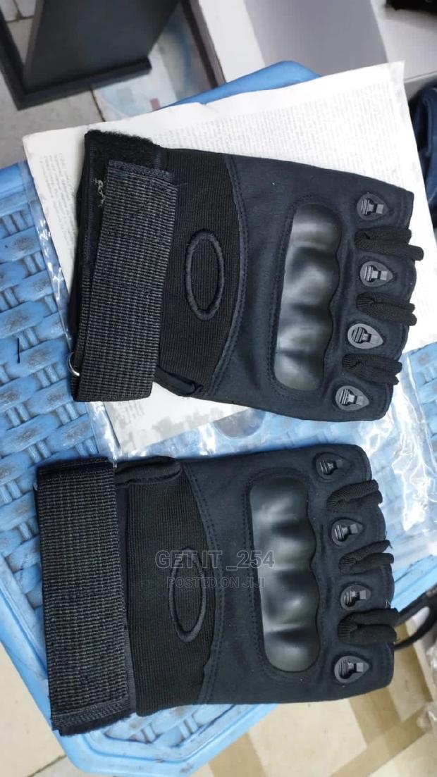 Hand Gloves - thumbnail 2