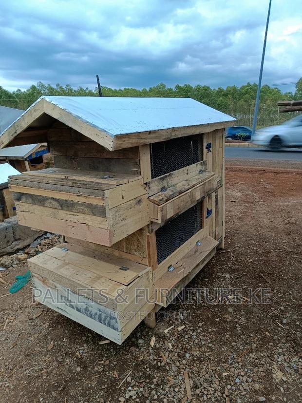 Chicken Cage Feeder - main view