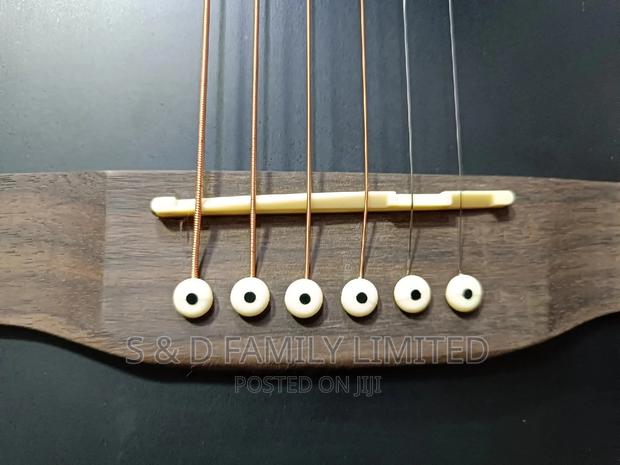 Guitar Bone - main view