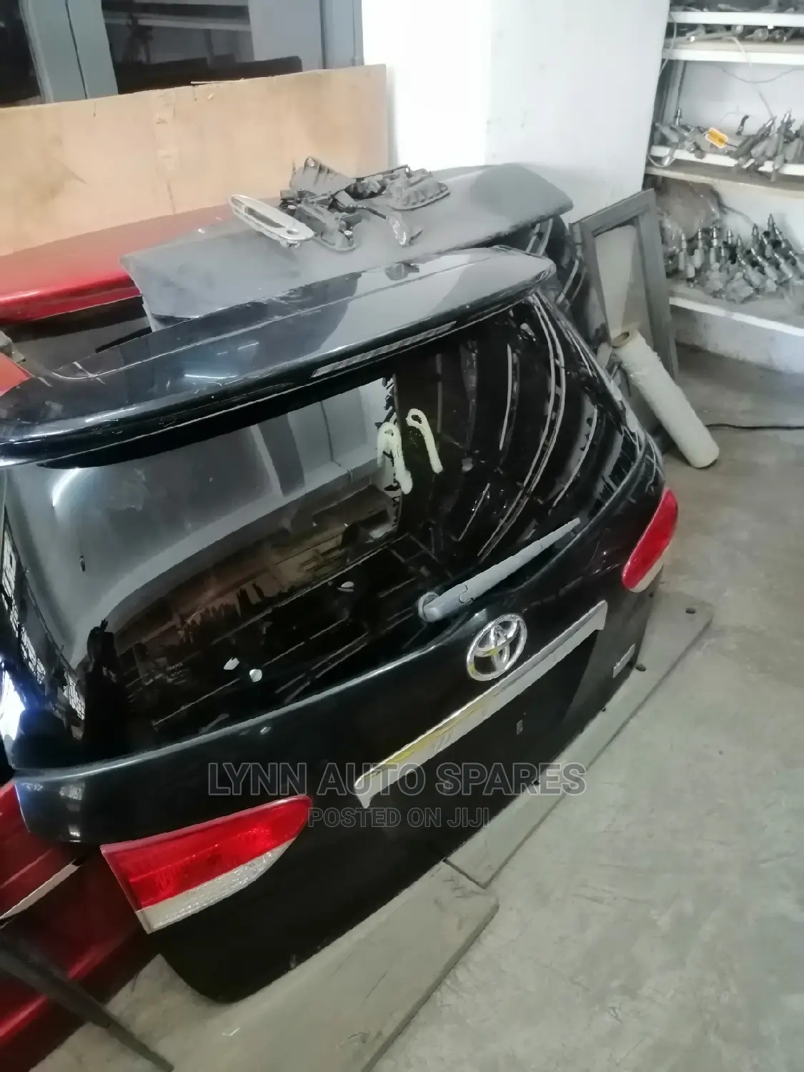 Toyota Wish Boot