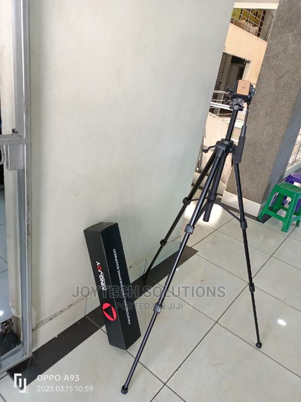 Camera Hydraulic Tripod Stand. - main view