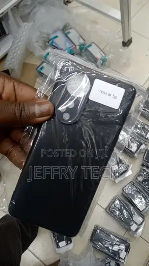 OPPO Reno 8T Silicone Case Cover