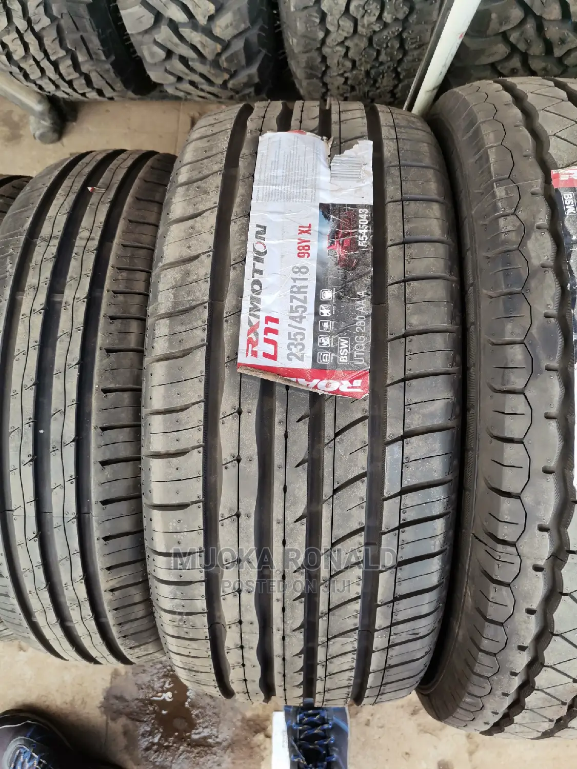 235/45r18 Roadx Tyre