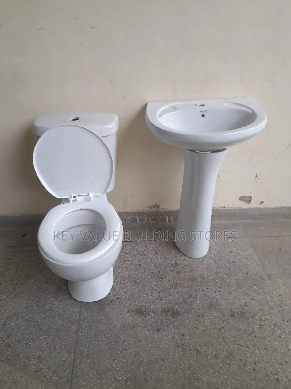 Close Couple Toilet Seat