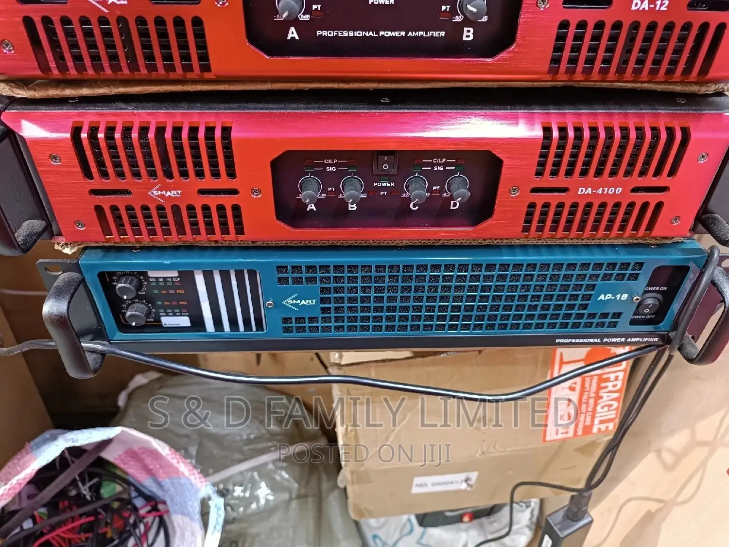 4 Channels Amplifier