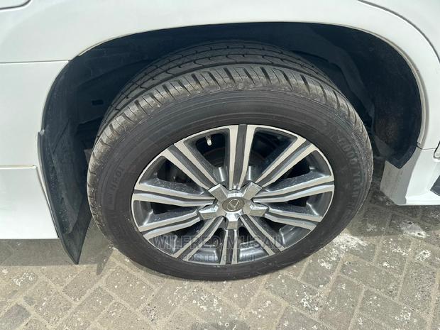 Lexus LX 2016 White - thumbnail 8