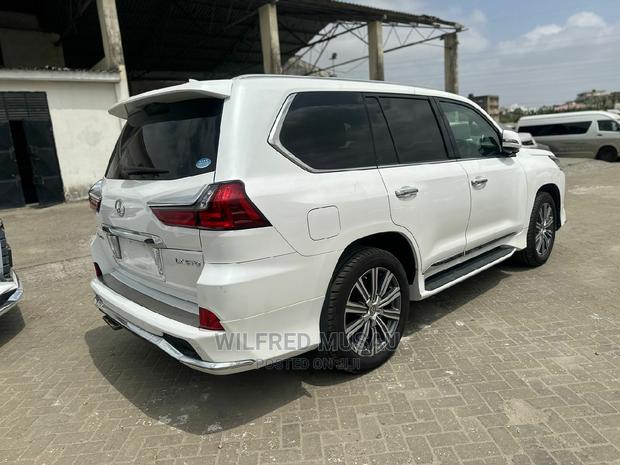 Lexus LX 2016 White - thumbnail 9