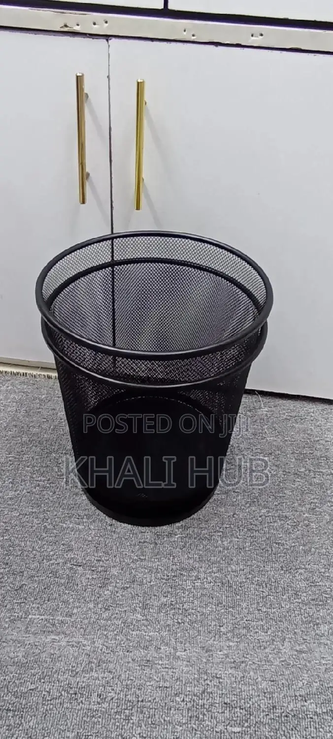 Metallic Mesh Dustbins.