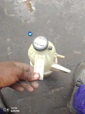 Toyota Hilux VIGO Reserves Coolant Tank