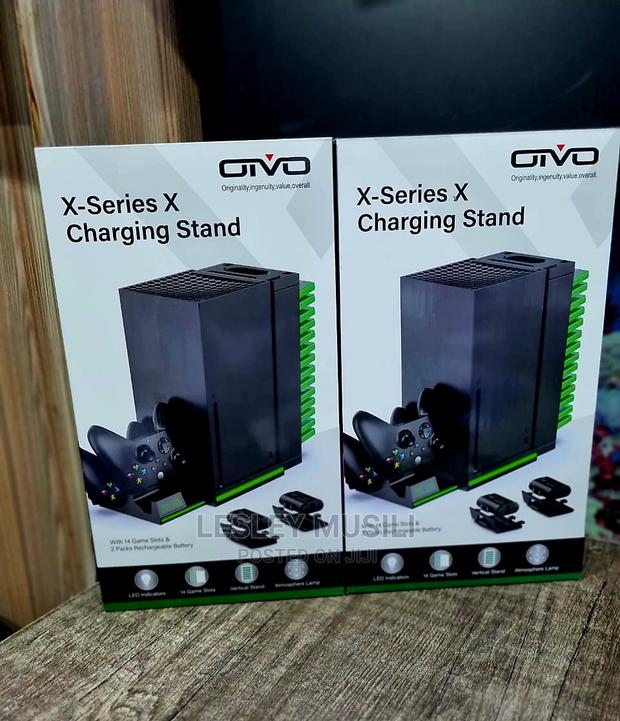 Xbox Series X Charging Stand - main view