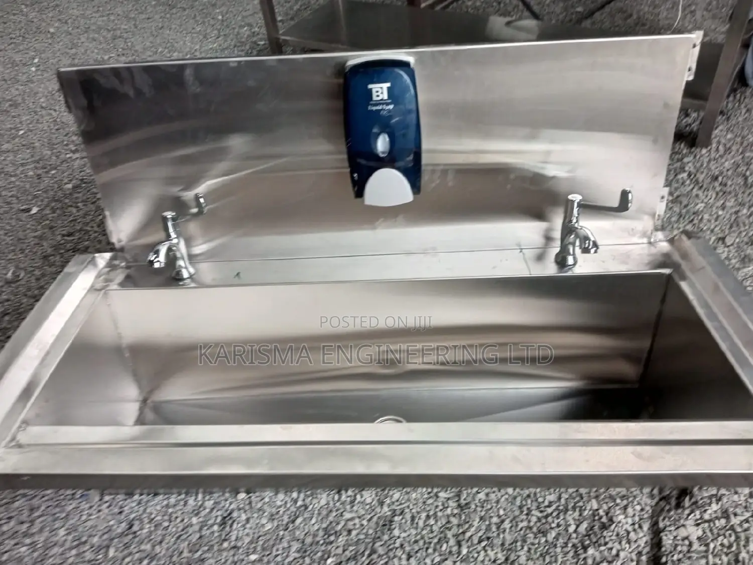 Scrub Sink With Taps and Soap Dispenser