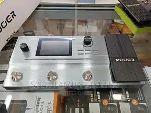 MOOER GE200 Amp Modelling Multi Effects Pedal