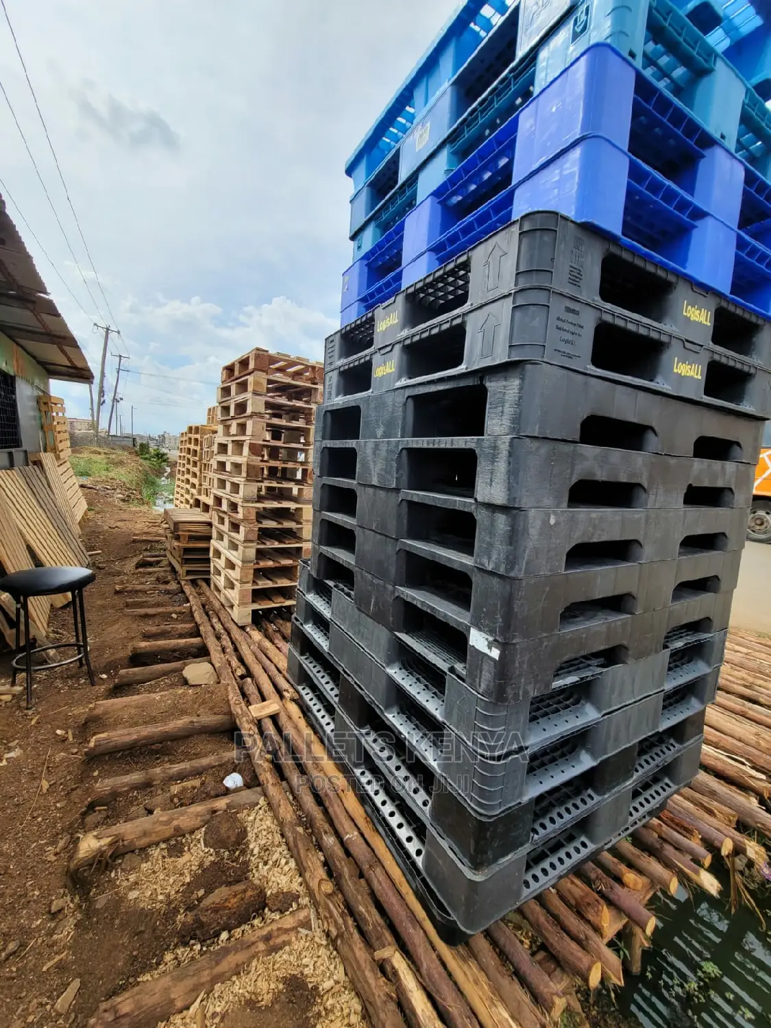 Wood and Plastic Pallets- G1