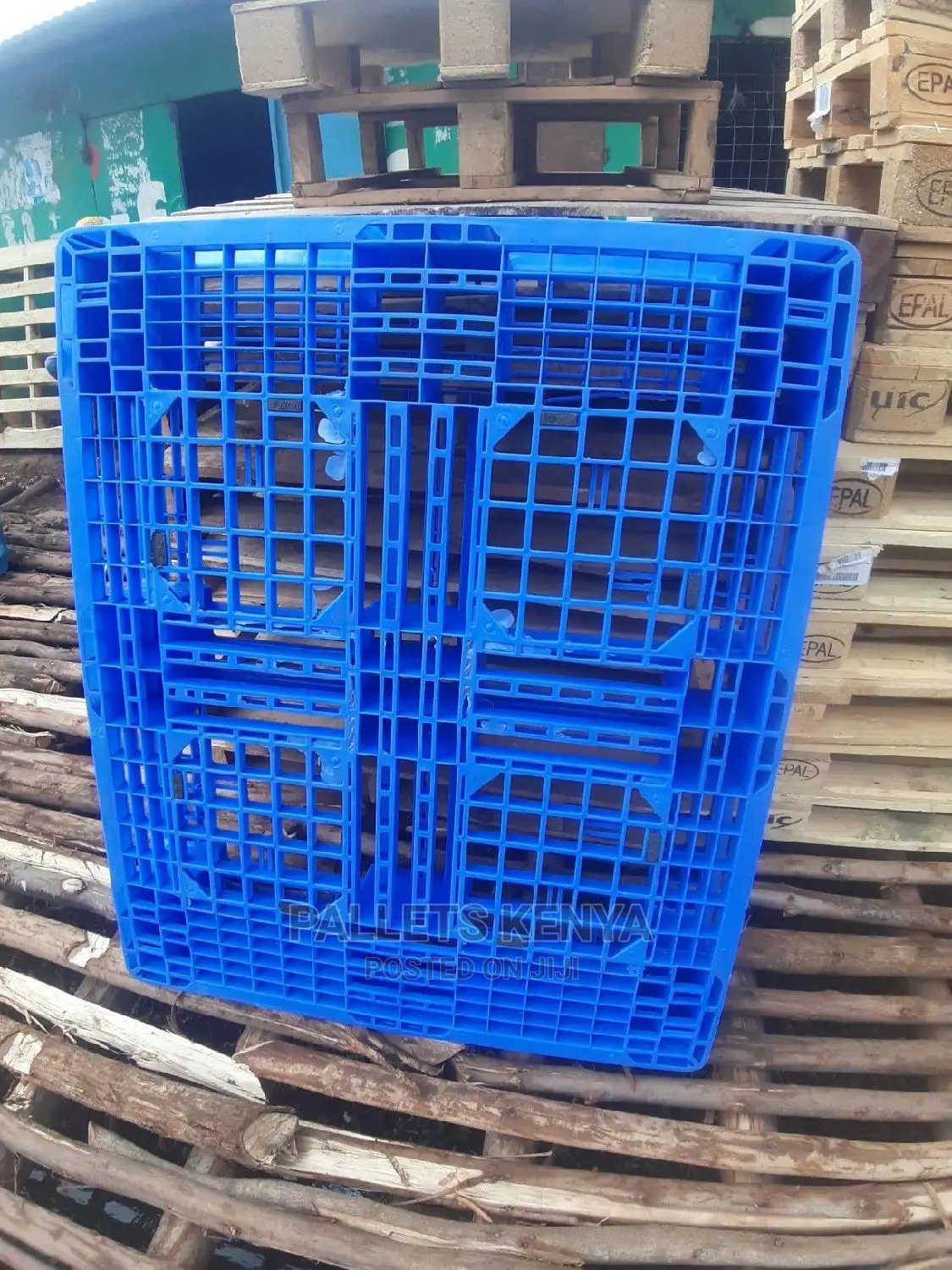 Plastic Pallets- Blue Colour.