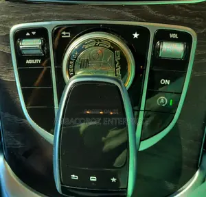 Mercedes-Benz C180 2015 Pearl