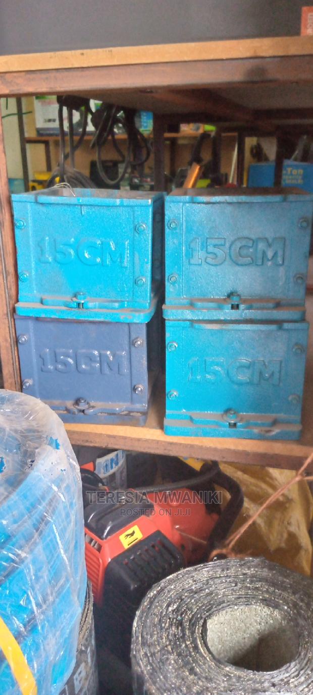 Concrete Test Mould)Cast Iron Concrete Testing Cube Moulds. - thumbnail 2