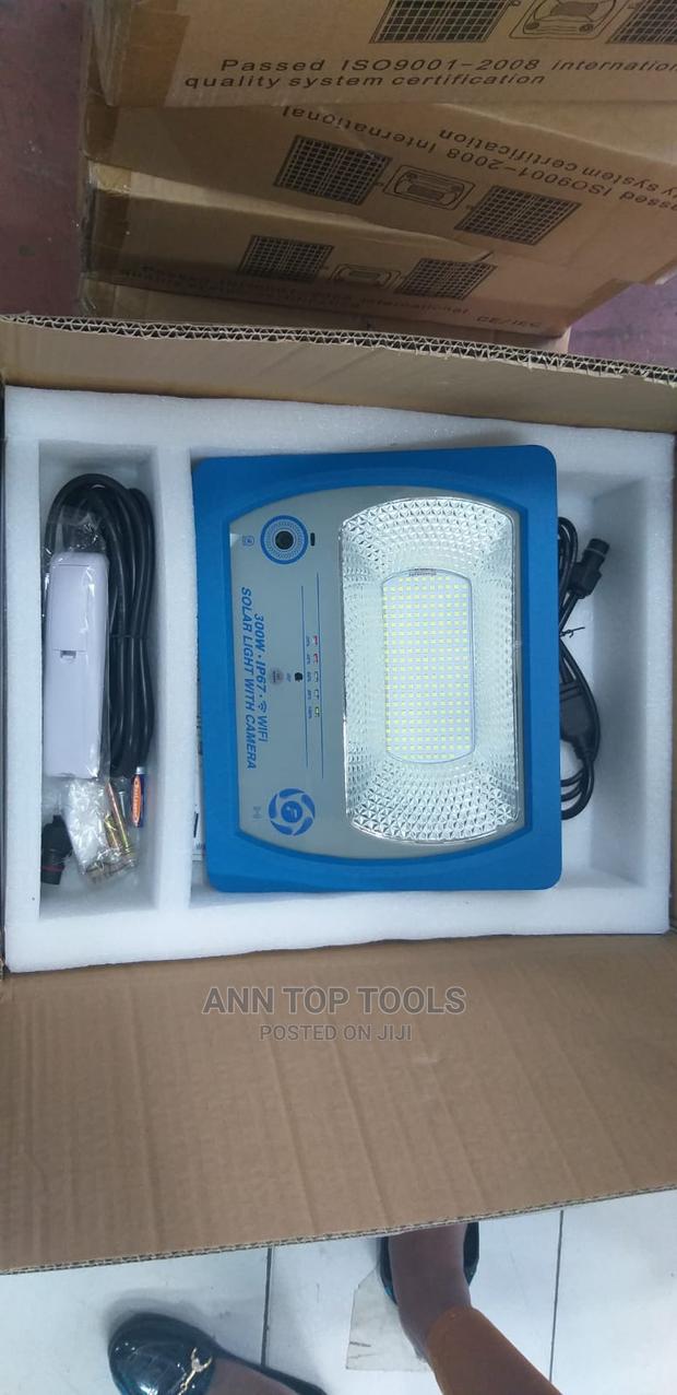 300w IP67 Solar Light With Camera - main view
