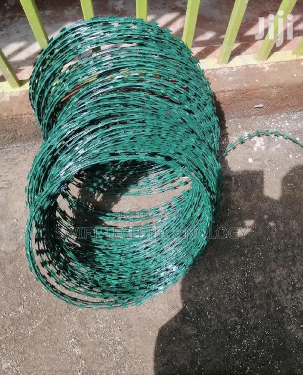 Razor Wire 10m - main view