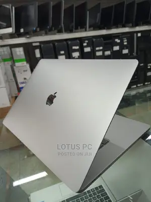 Laptop Apple MacBook Pro 2019 16GB Intel Core I7 SSD 512GB