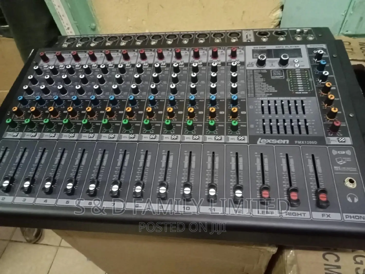 Lexsen 12 Channels Powered Mixer