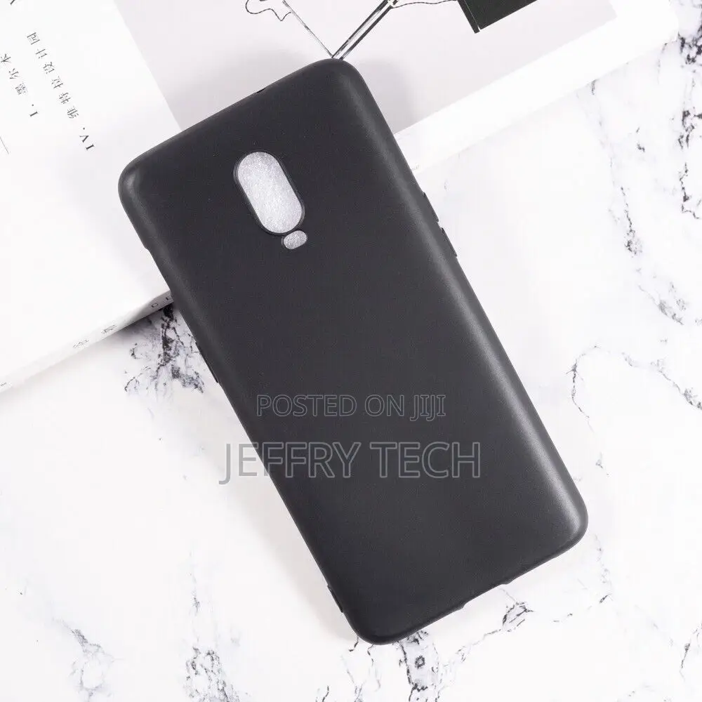 ONEPLUS 6T Black Silicone Case - TPU Cover
