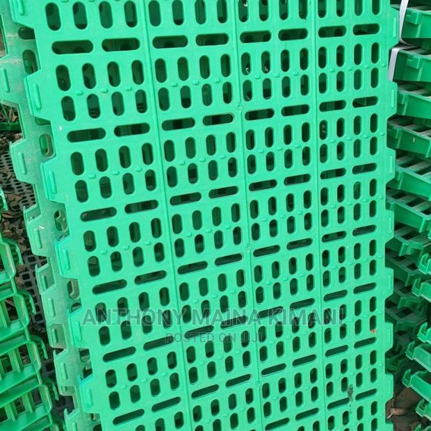 Plastic Slat Floor - thumbnail 5