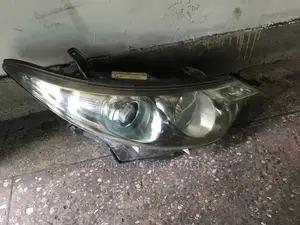 Toyota Estima Headlight