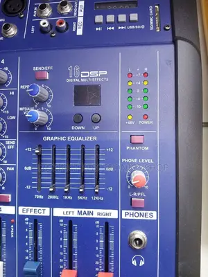 O-Max 4 Channel Powered Mixer