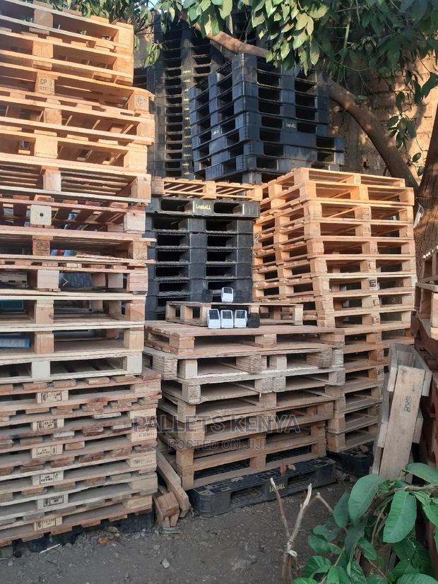 Wood and Plastic Pallets- Gw1 - main view