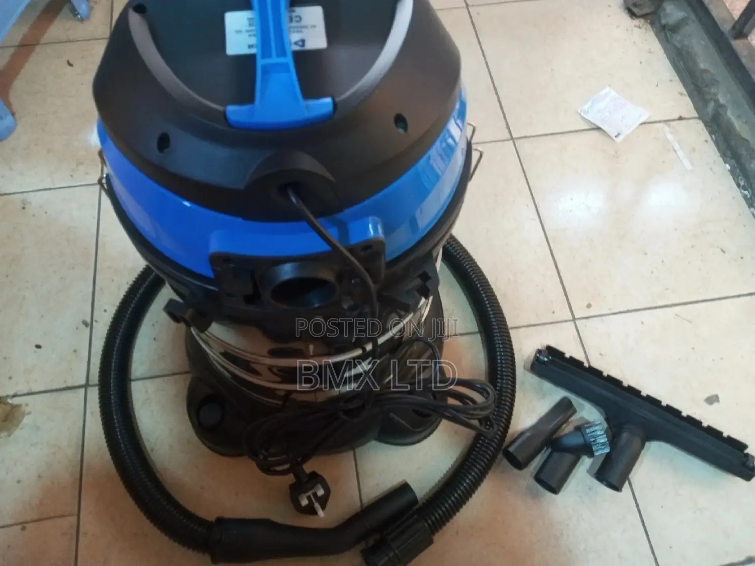 Wet and Dry Vacuum Cleaner
