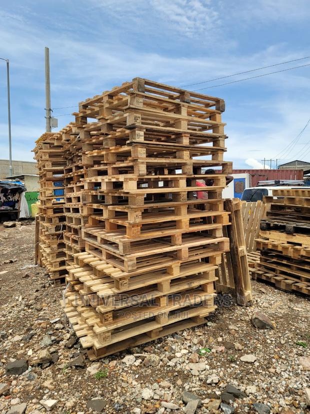 47 by 39 Inches Wood Pallets - main view