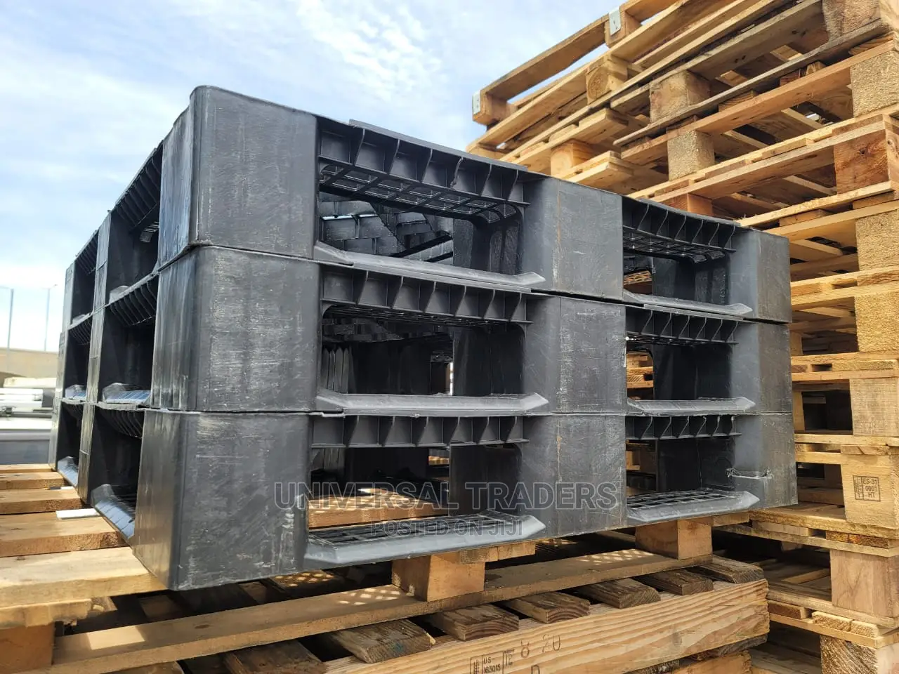 47 by 39 Inches Plastic Pallets