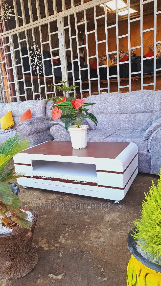 Morden Wooden Coffee Table