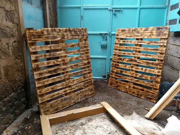 Burnt Pallets for 5 by 6 Bed