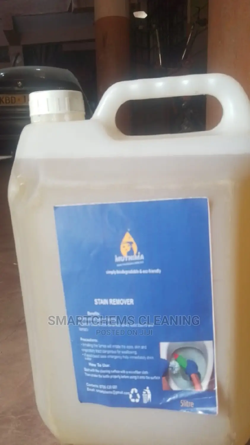 Tiles Stains Cleaner