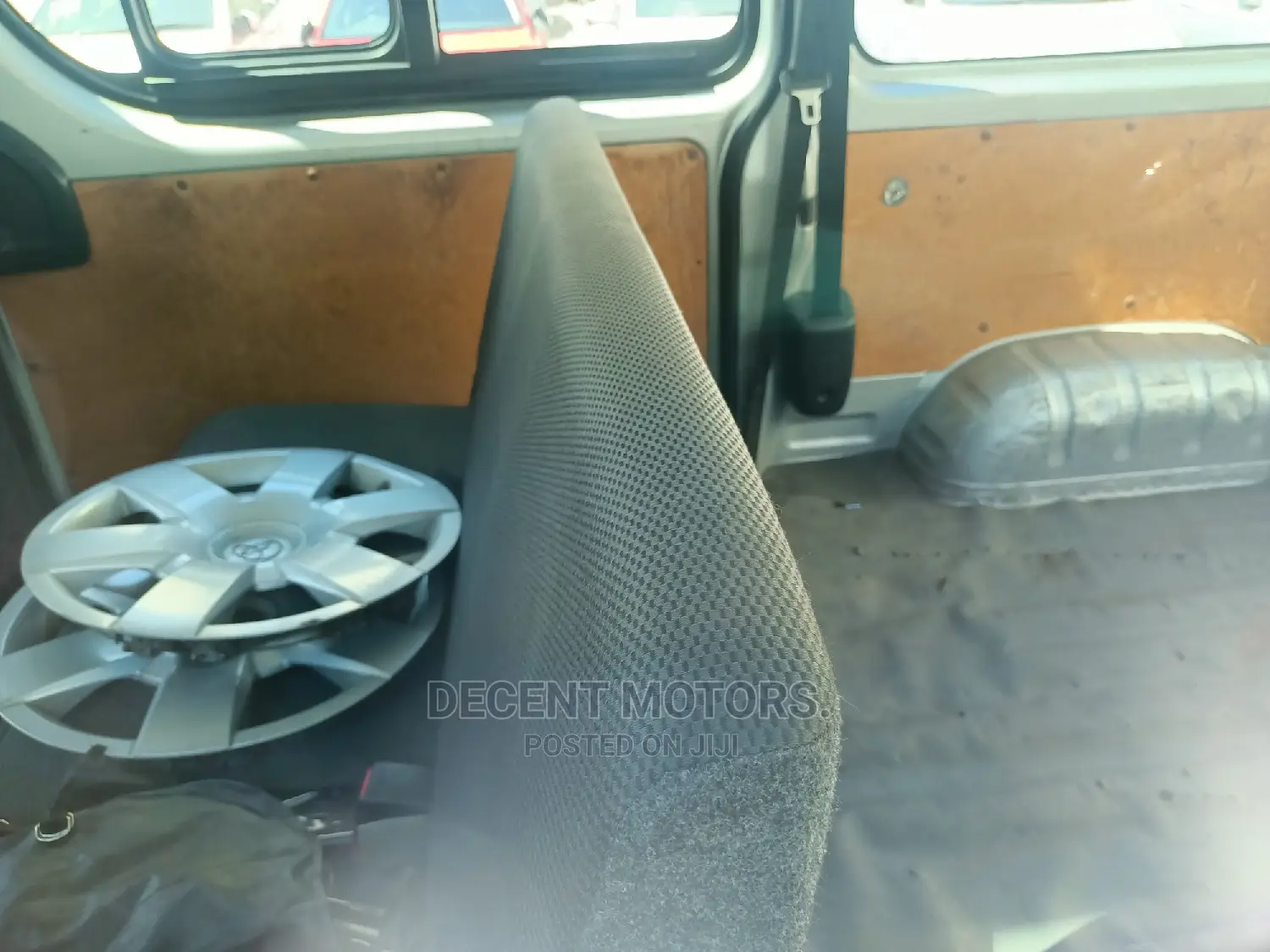 Toyota HiAce 2017 Silver