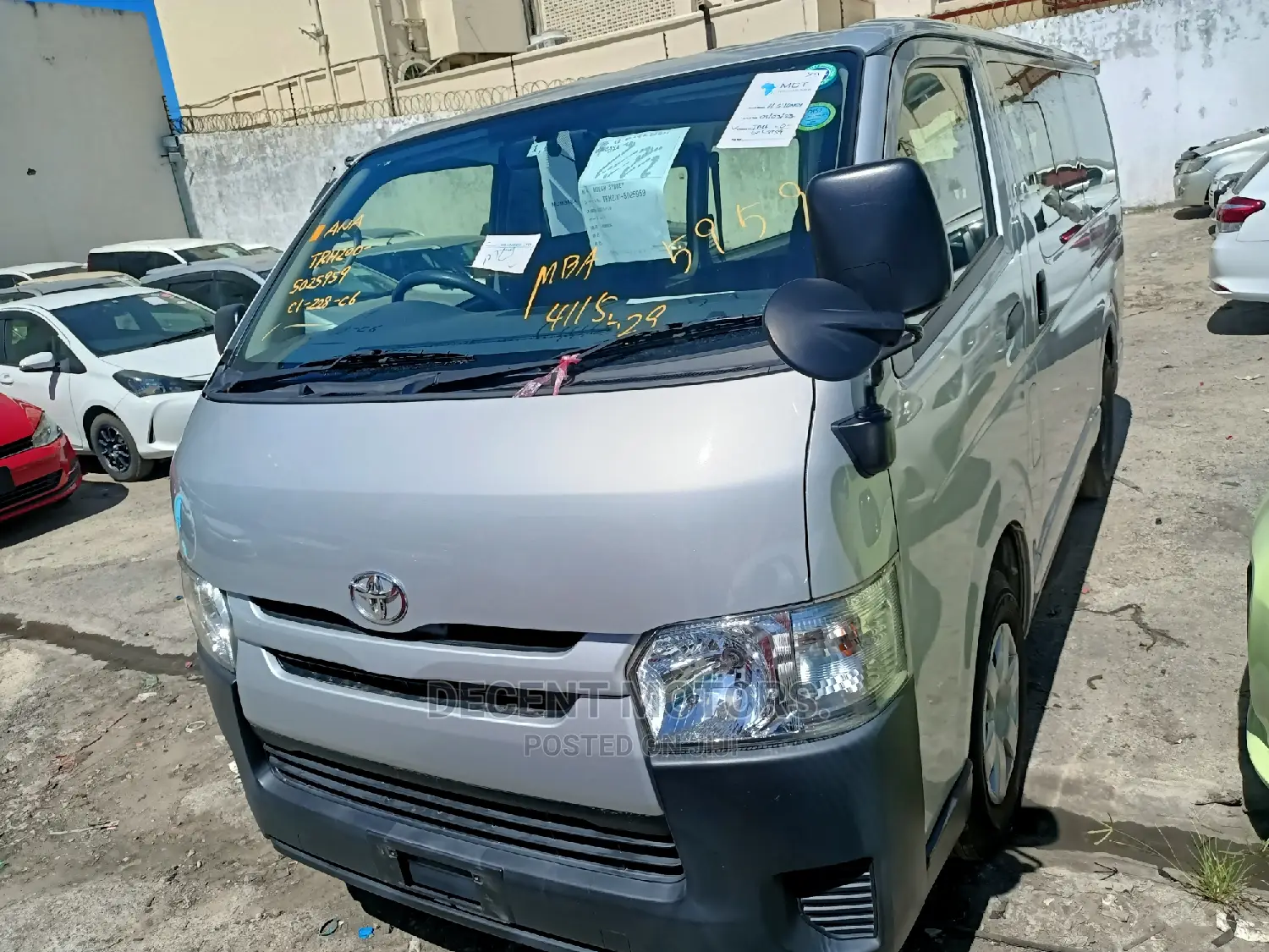 Toyota HiAce 2017 Silver